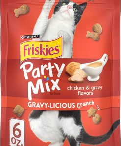 Purina Friskies Cat Treat Party Mix Gravy-licious Crunch Chicken Gravy 60g